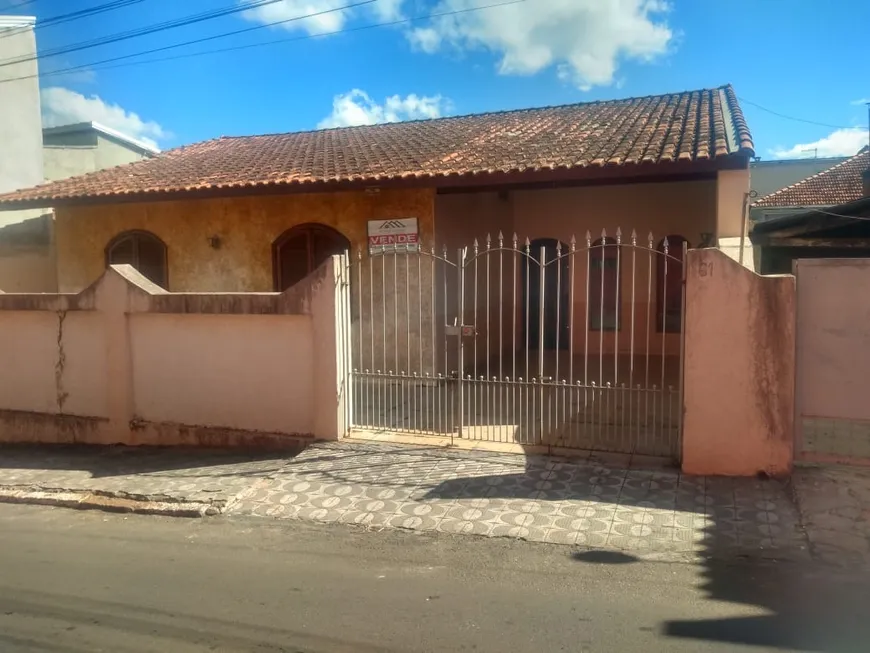 Foto 1 de Casa com 4 Quartos à venda, 200m² em Centro, Capão Bonito