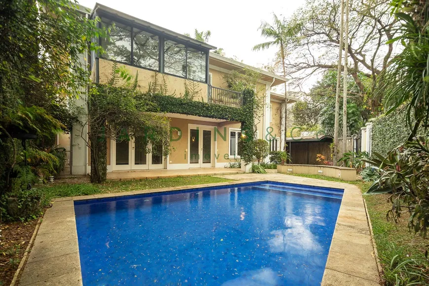 Foto 1 de Casa com 3 Quartos à venda, 480m² em Jardim Europa, São Paulo