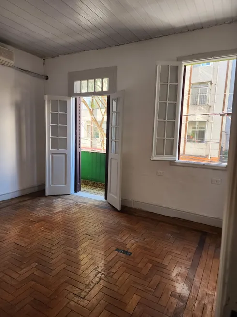 Foto 1 de Sobrado com 2 Quartos à venda, 100m² em Bom Retiro, São Paulo