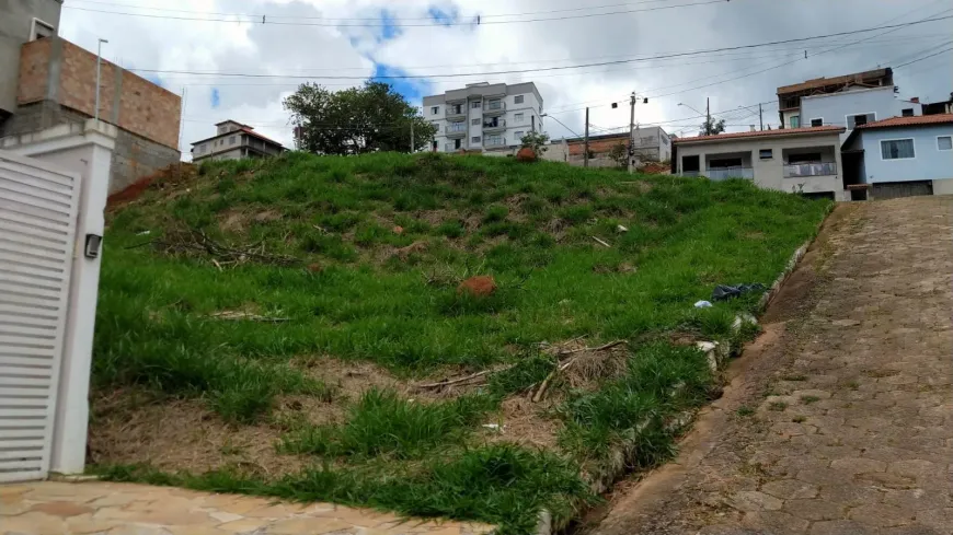 Foto 1 de Lote/Terreno à venda, 309m² em Lagoa Seca, São Lourenço