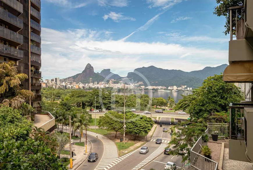 Foto 1 de Apartamento com 3 Quartos à venda, 118m² em Lagoa, Rio de Janeiro
