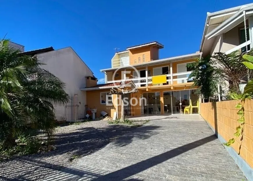 Foto 1 de Casa com 3 Quartos à venda, 200m² em Ponta do Papagaio, Palhoça