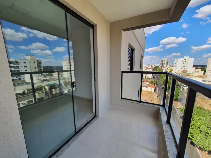 Foto 1 de Apartamento com 3 Quartos à venda, 91m² em Jardim Finotti, Uberlândia