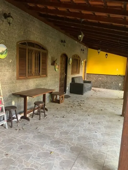 Foto 1 de Casa de Condomínio com 3 Quartos à venda, 359m² em Cantagalo, Guapimirim