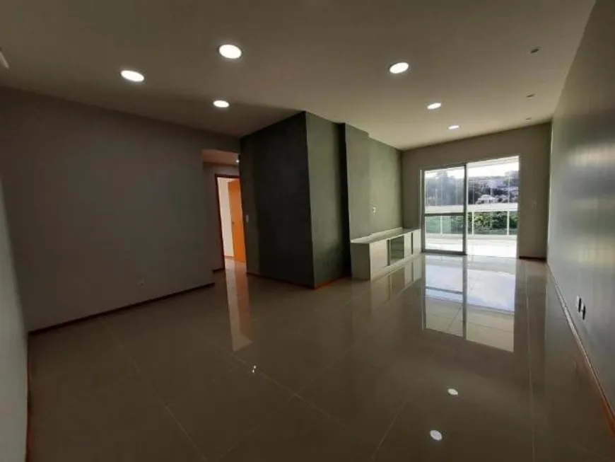 Foto 1 de Apartamento com 4 Quartos à venda, 140m² em Camboinhas, Niterói