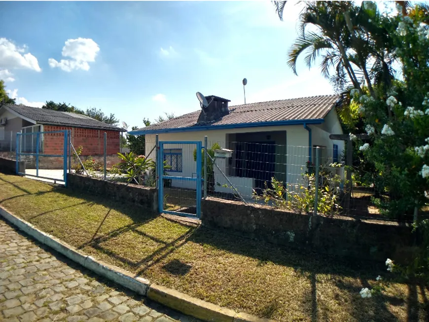 Foto 1 de Sobrado com 2 Quartos à venda, 69m² em Cohab Leste, Campo Bom