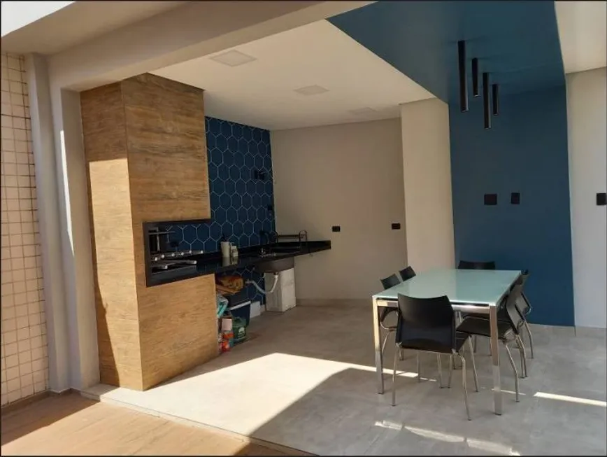 Foto 1 de Casa com 3 Quartos à venda, 130m² em Ponta da Praia, Santos