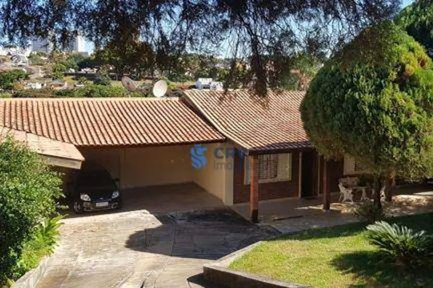 Foto 1 de Casa com 3 Quartos à venda, 252m² em Jardim Alvorada, Londrina