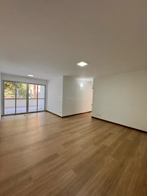 Foto 1 de Apartamento com 3 Quartos para alugar, 194m² em Zona 05, Maringá