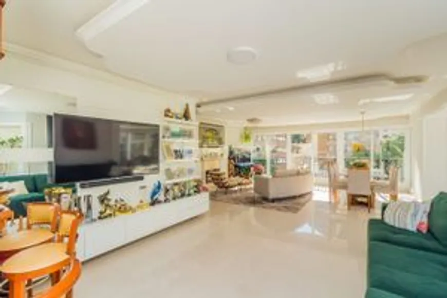 Foto 1 de Apartamento com 3 Quartos à venda, 190m² em Auxiliadora, Porto Alegre