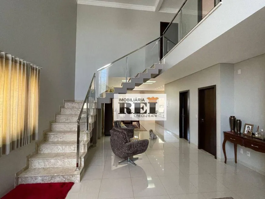 Foto 1 de Sobrado com 4 Quartos à venda, 319m² em Residencial Interlagos, Rio Verde