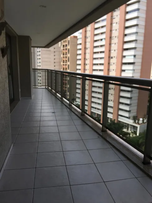 Foto 1 de Apartamento com 4 Quartos à venda, 212m² em Vila Suzana, São Paulo