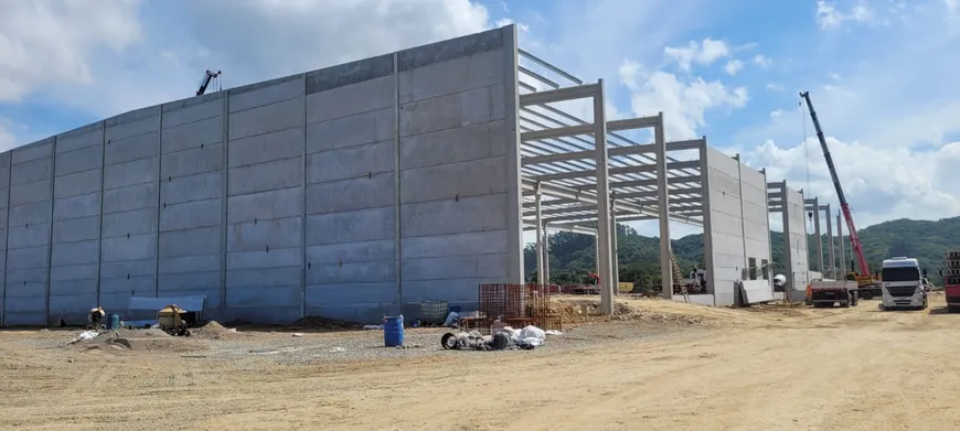 Foto 1 de Galpão/Depósito/Armazém para alugar, 10000m² em Nossa Senhora das Graças, Navegantes