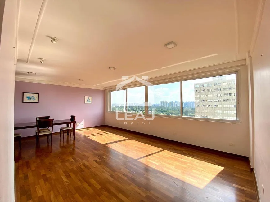 Foto 1 de Apartamento com 3 Quartos para alugar, 160m² em Granja Julieta, São Paulo