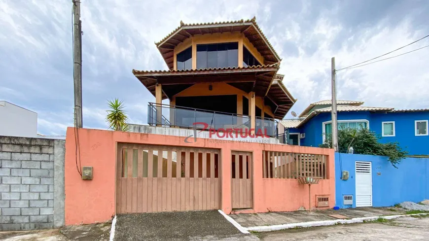 Foto 1 de Casa com 3 Quartos à venda, 218m² em Santa Monica, Macaé