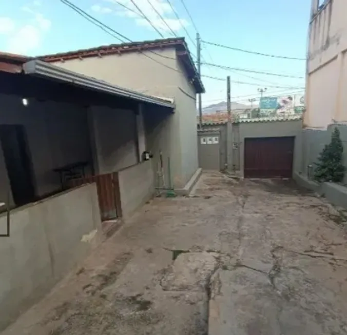 Foto 1 de Casa com 6 Quartos à venda, 360m² em Boa Vista, Belo Horizonte