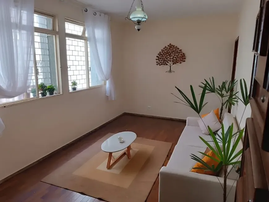 Foto 1 de Apartamento com 3 Quartos à venda, 110m² em Santo Antônio, Belo Horizonte