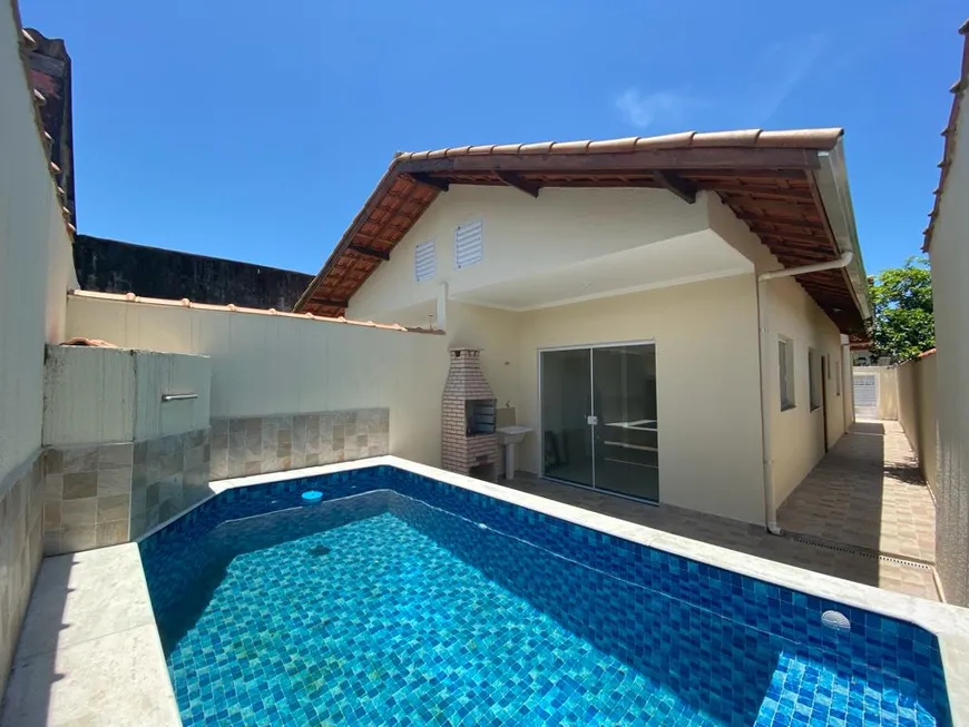 Foto 1 de Casa com 2 Quartos à venda, 63m² em Vera Cruz, Mongaguá