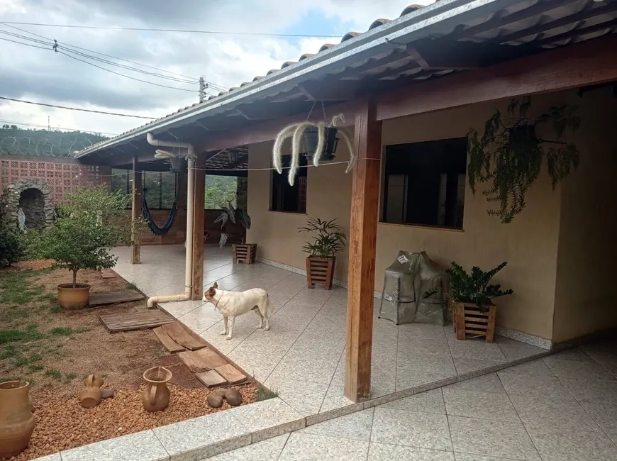 Foto 1 de Casa com 3 Quartos à venda, 330m² em Centro, Itatiaiuçu