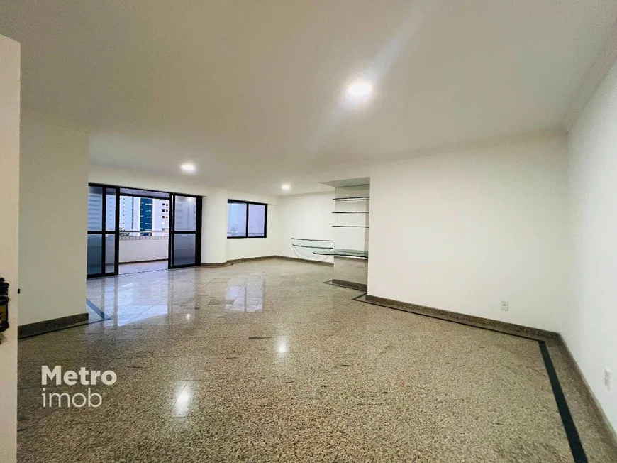 Foto 1 de Apartamento com 4 Quartos à venda, 267m² em Calhau, São Luís