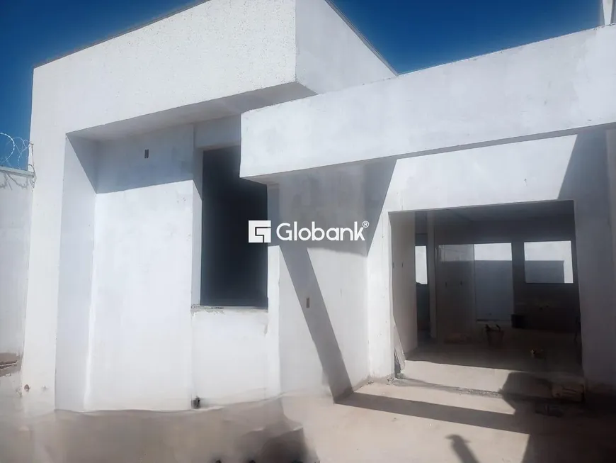 Foto 1 de Casa com 2 Quartos à venda, 48m² em Novo Delfino, Montes Claros