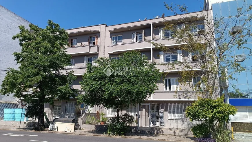 Foto 1 de Apartamento com 2 Quartos à venda, 53m² em Navegantes, Porto Alegre