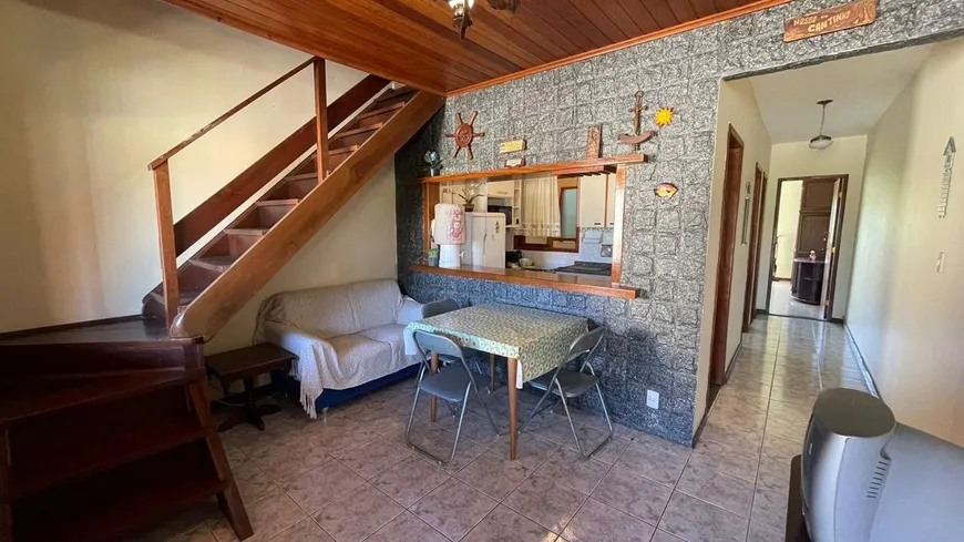 Foto 1 de Casa de Condomínio com 3 Quartos à venda, 110m² em Ogiva, Cabo Frio