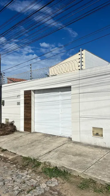 Foto 1 de Casa com 2 Quartos à venda, 80m² em Timbu, Eusébio