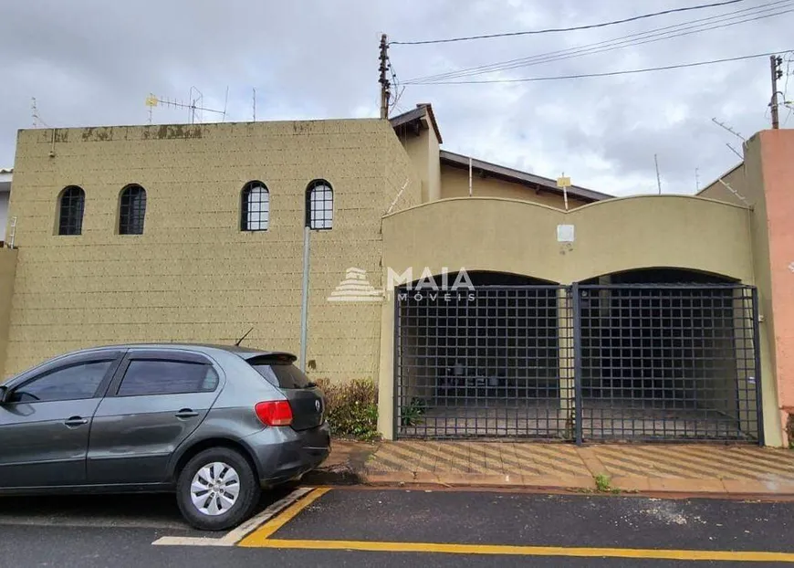 Foto 1 de Casa com 4 Quartos à venda, 297m² em São Benedito, Uberaba
