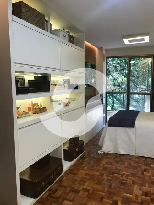 Foto 1 de Apartamento com 4 Quartos à venda, 160m² em Icaraí, Niterói