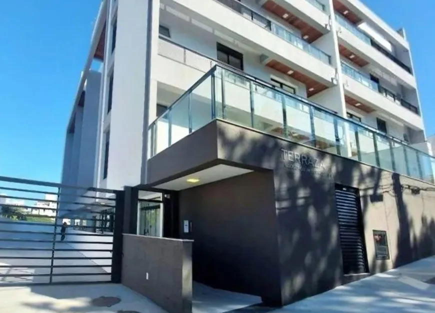 Foto 1 de Apartamento com 2 Quartos à venda, 71m² em Coqueiros, Florianópolis