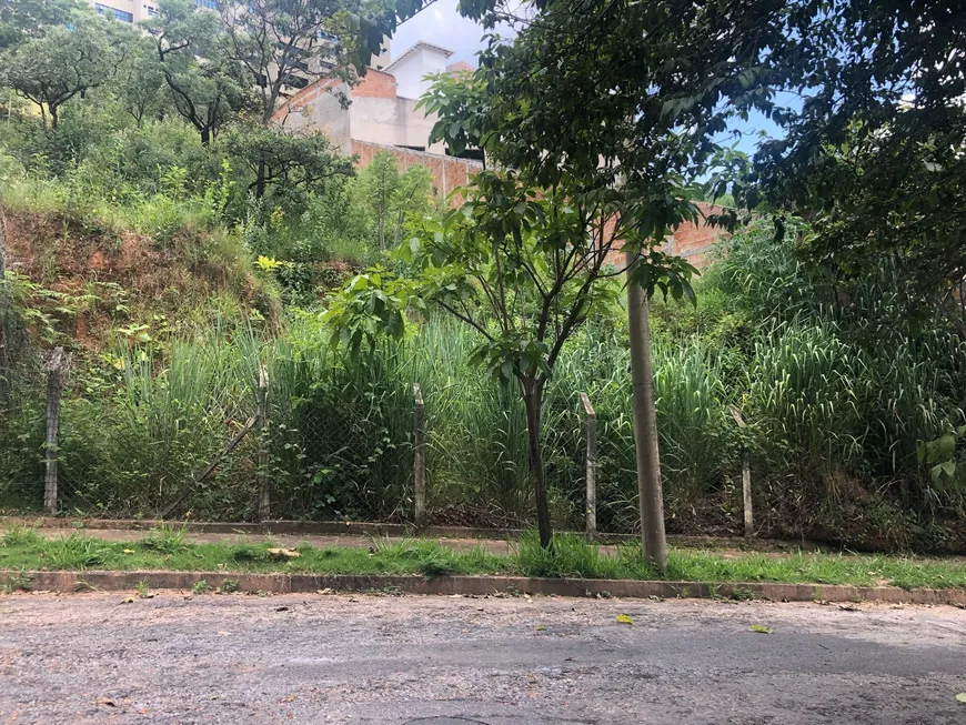 Foto 1 de Lote/Terreno à venda, 617m² em Estoril, Belo Horizonte