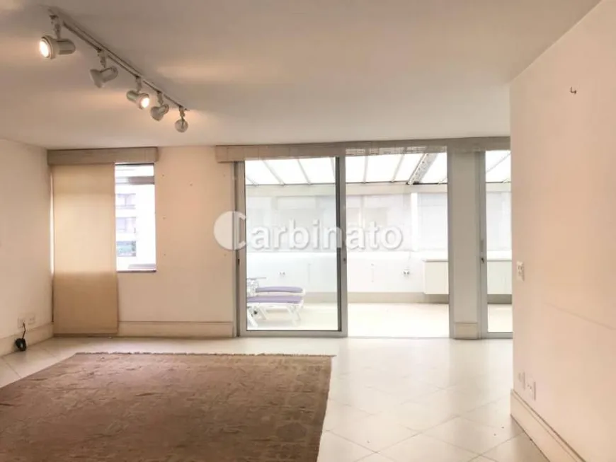 Foto 1 de Apartamento com 3 Quartos à venda, 126m² em Jardim Europa, São Paulo