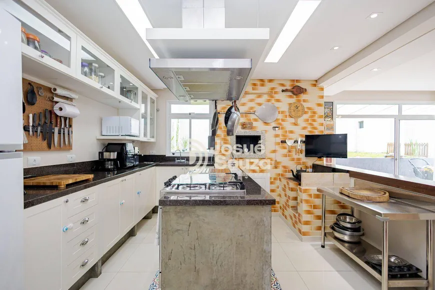Foto 1 de Casa de Condomínio com 3 Quartos à venda, 231m² em Abranches, Curitiba