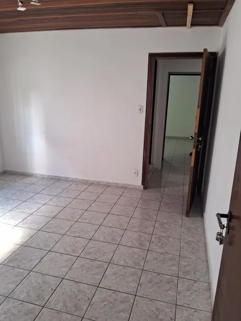 Foto 1 de Casa com 3 Quartos para alugar, 140m² em Jardim Maria Luiza, São Paulo
