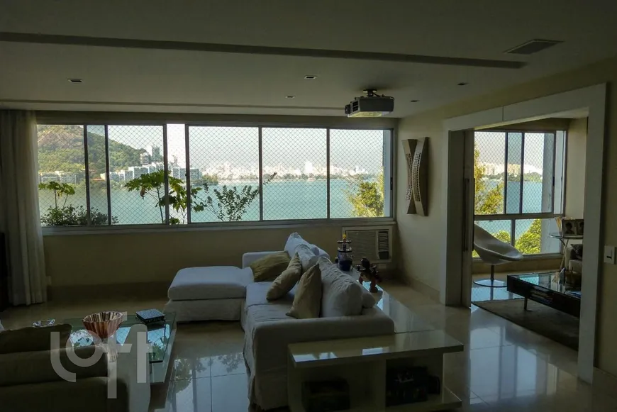 Foto 1 de Apartamento com 4 Quartos à venda, 168m² em Lagoa, Rio de Janeiro