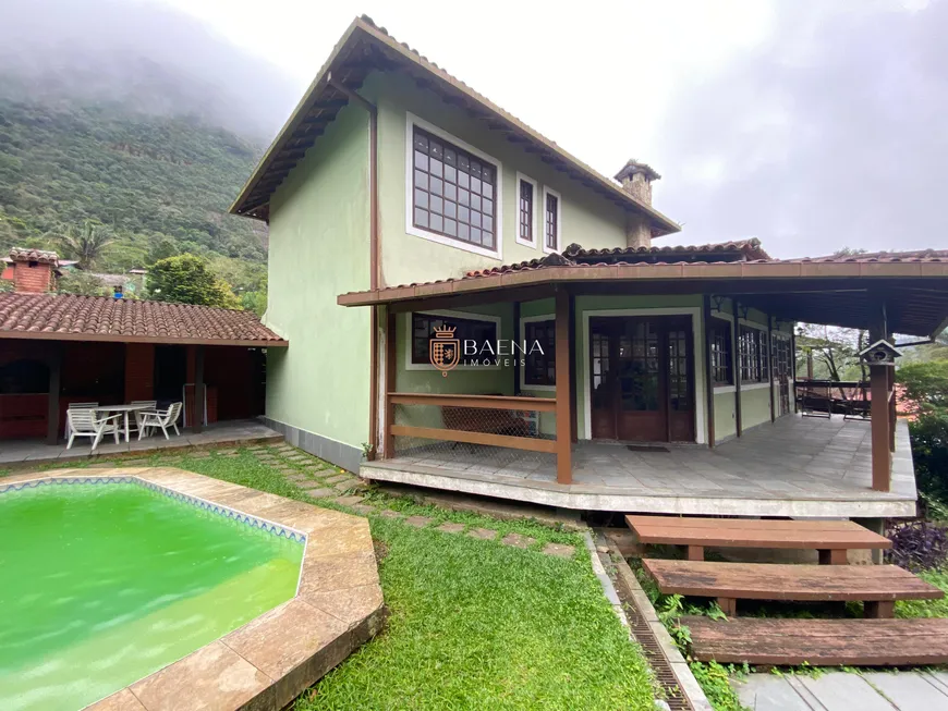 Foto 1 de Casa de Condomínio com 4 Quartos à venda, 300m² em Granja Comary, Teresópolis