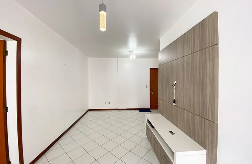 Foto 1 de Apartamento com 2 Quartos para alugar, 70m² em Praia Comprida, São José