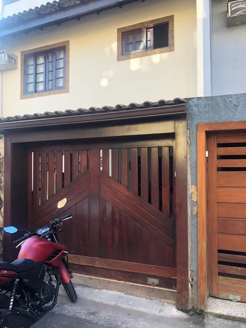 Foto 1 de Casa com 3 Quartos à venda, 170m² em Centro, Macaé