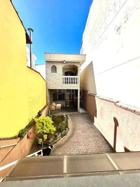 Foto 1 de Sobrado com 3 Quartos à venda, 178m² em Vila Tibirica, Santo André