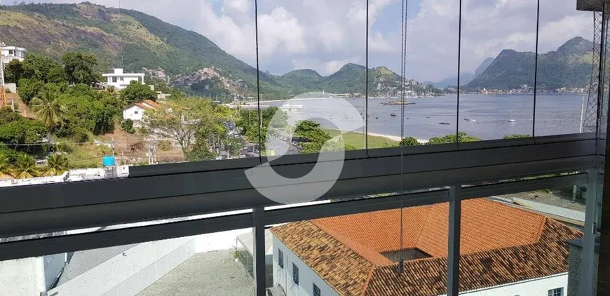 Foto 1 de Apartamento com 3 Quartos à venda, 110m² em Charitas, Niterói