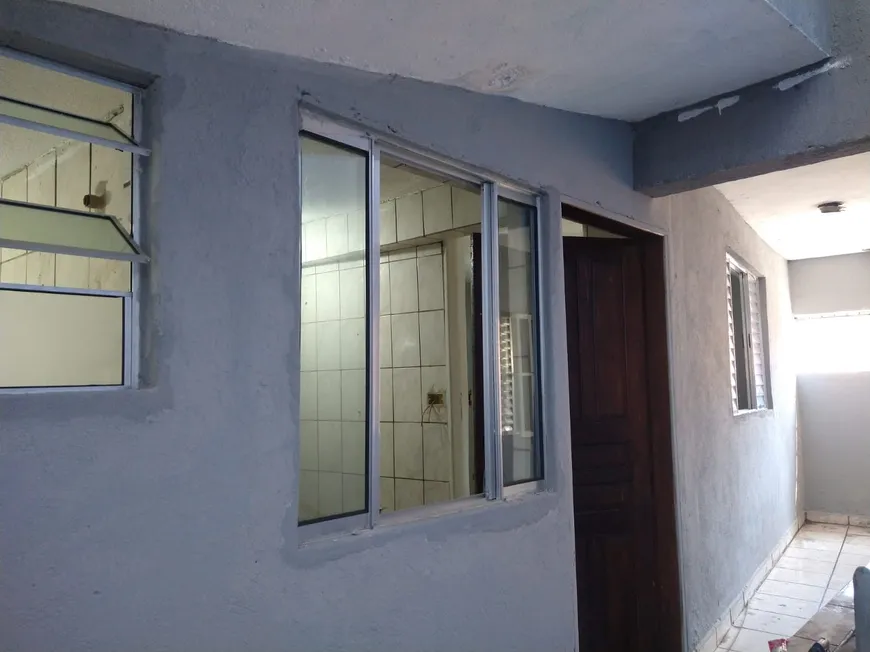 Foto 1 de Casa com 1 Quarto para alugar, 40m² em Jardim Bom Recanto, Mauá