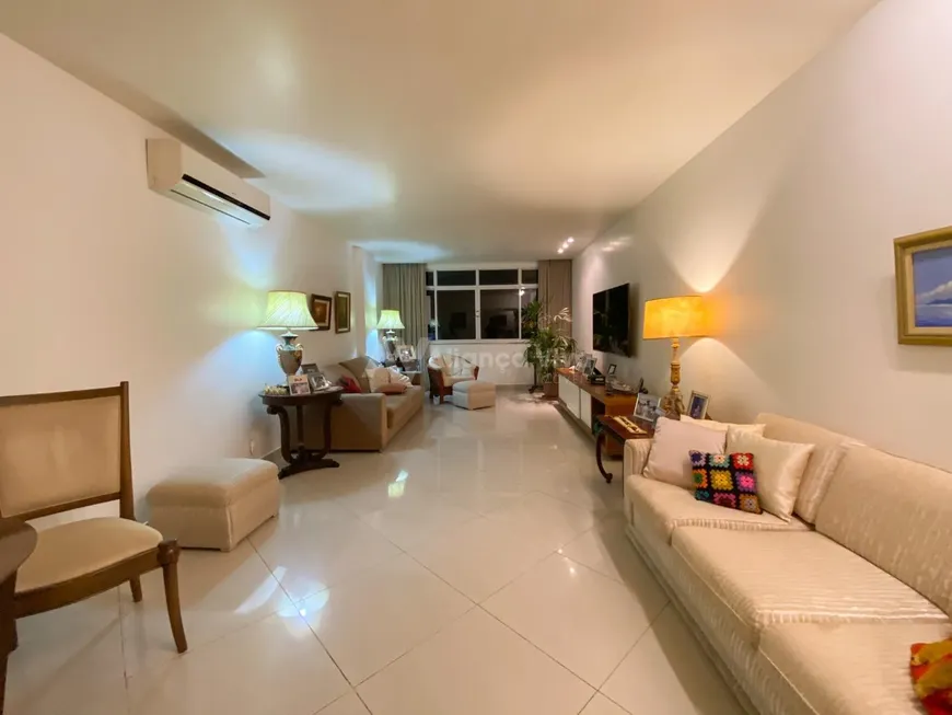 Foto 1 de Apartamento com 3 Quartos à venda, 145m² em Copacabana, Rio de Janeiro