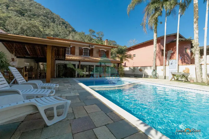 Foto 1 de Casa com 4 Quartos à venda, 269m² em Lagoinha, Ubatuba