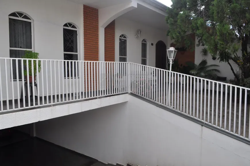 Foto 1 de Sobrado com 4 Quartos à venda, 330m² em Jardim das Vitórias Régias, Valinhos