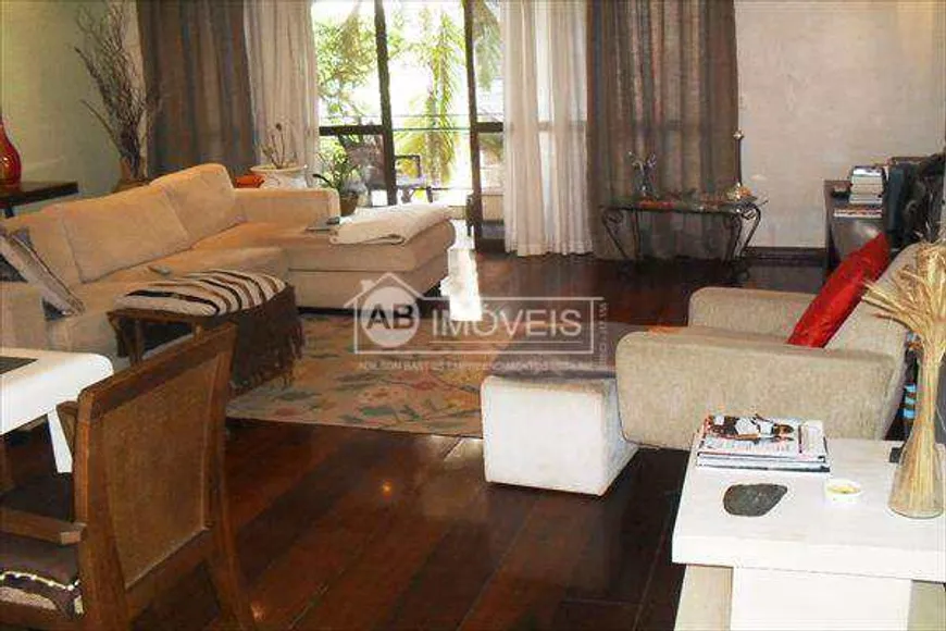 Foto 1 de Apartamento com 3 Quartos à venda, 158m² em Gonzaga, Santos