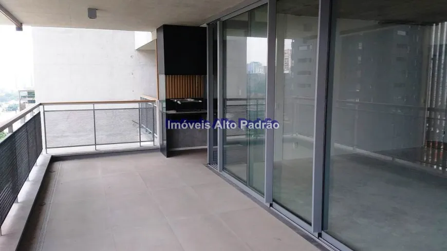 Foto 1 de Apartamento com 3 Quartos à venda, 197m² em Brooklin, São Paulo