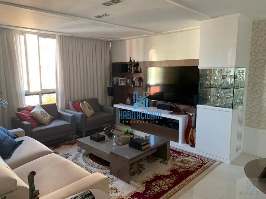 Foto 1 de Apartamento com 3 Quartos à venda, 180m² em Petrópolis, Natal