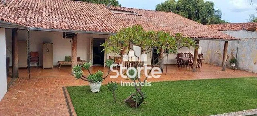 Foto 1 de Casa com 3 Quartos à venda, 318m² em Cidade Jardim, Uberlândia