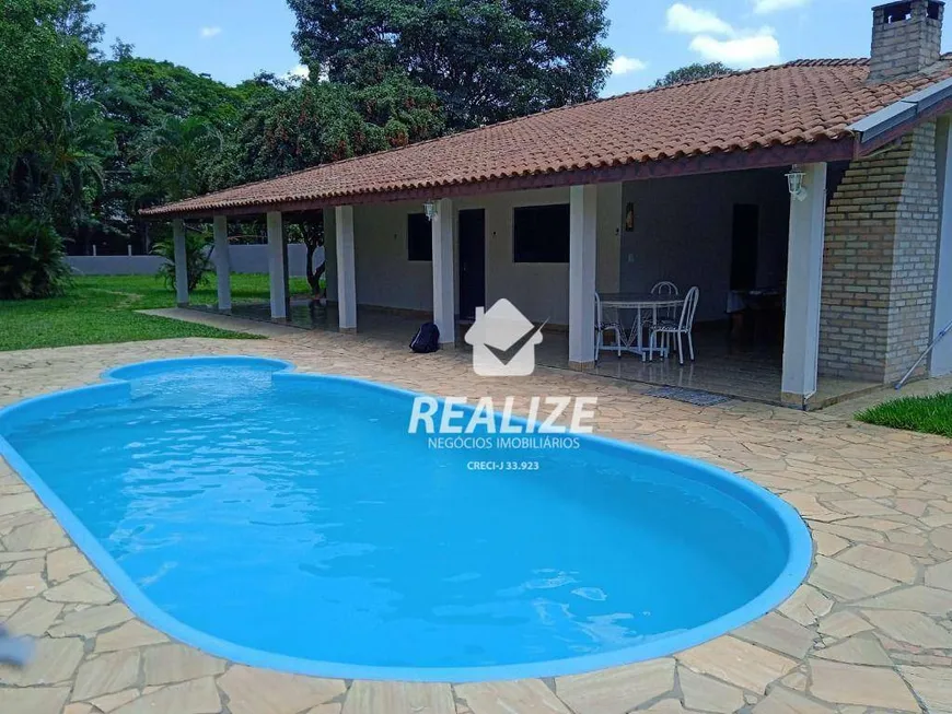 Foto 1 de Fazenda/Sítio com 3 Quartos à venda, 200m² em Recreio Jardim da Mina Vitoriana, Botucatu